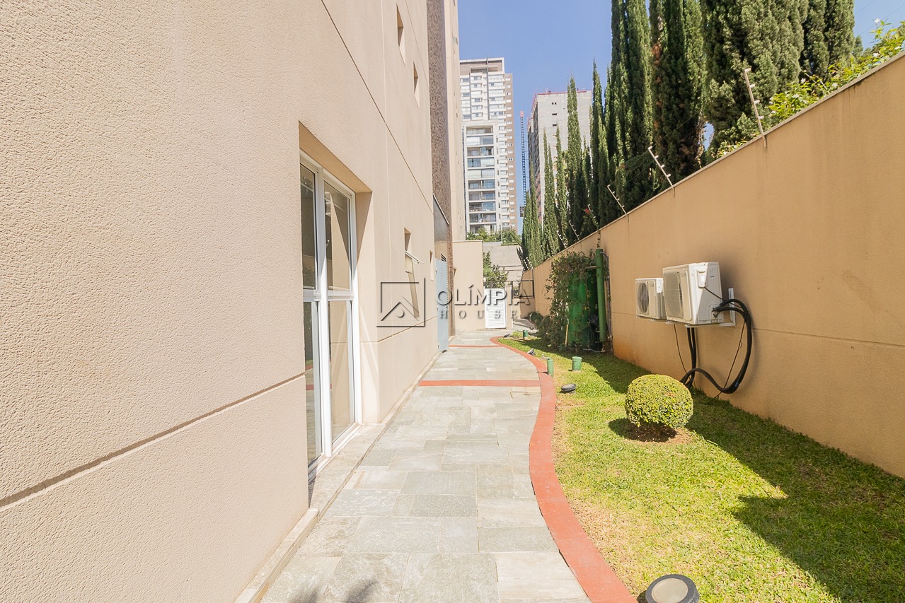 Inside Vila Olímpia