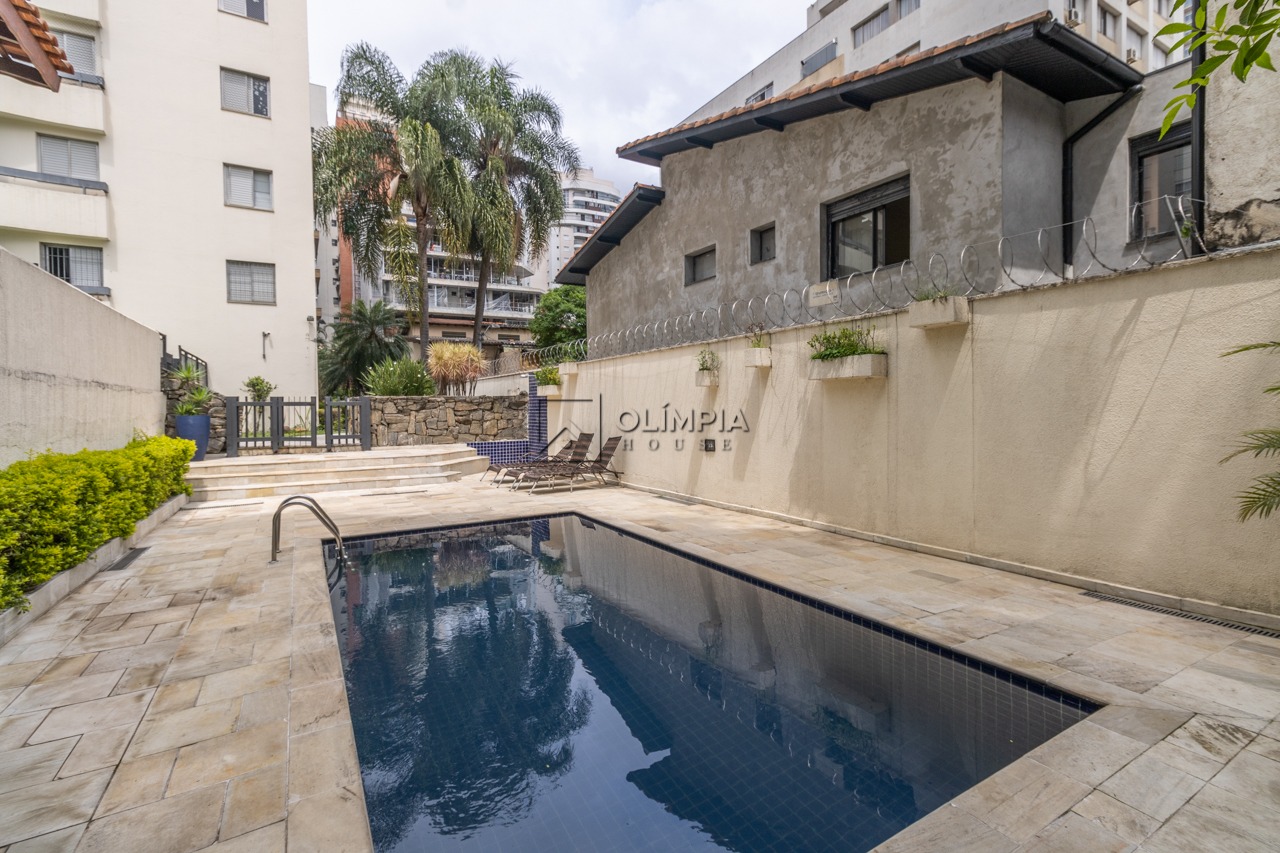 Sir Laurence Olivier
