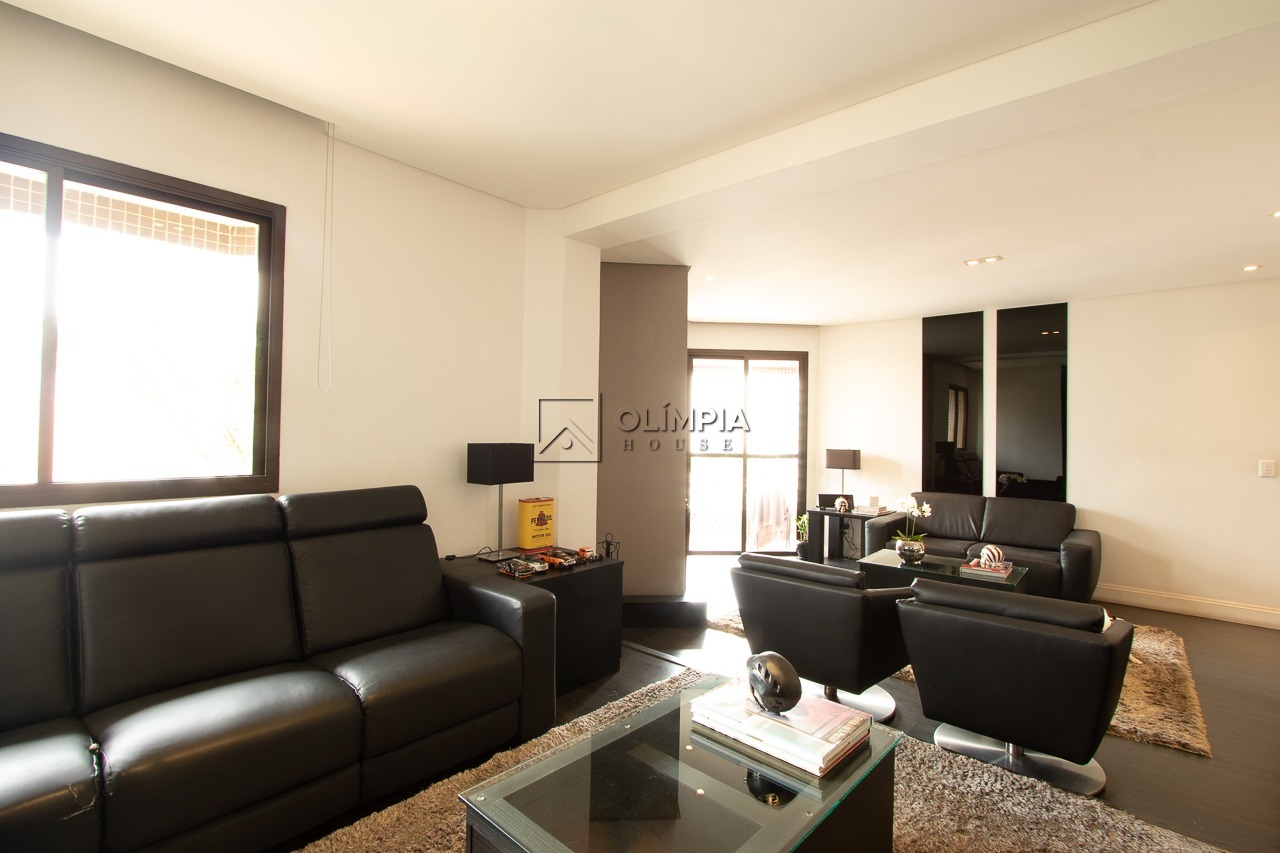 Demóstenes, 636