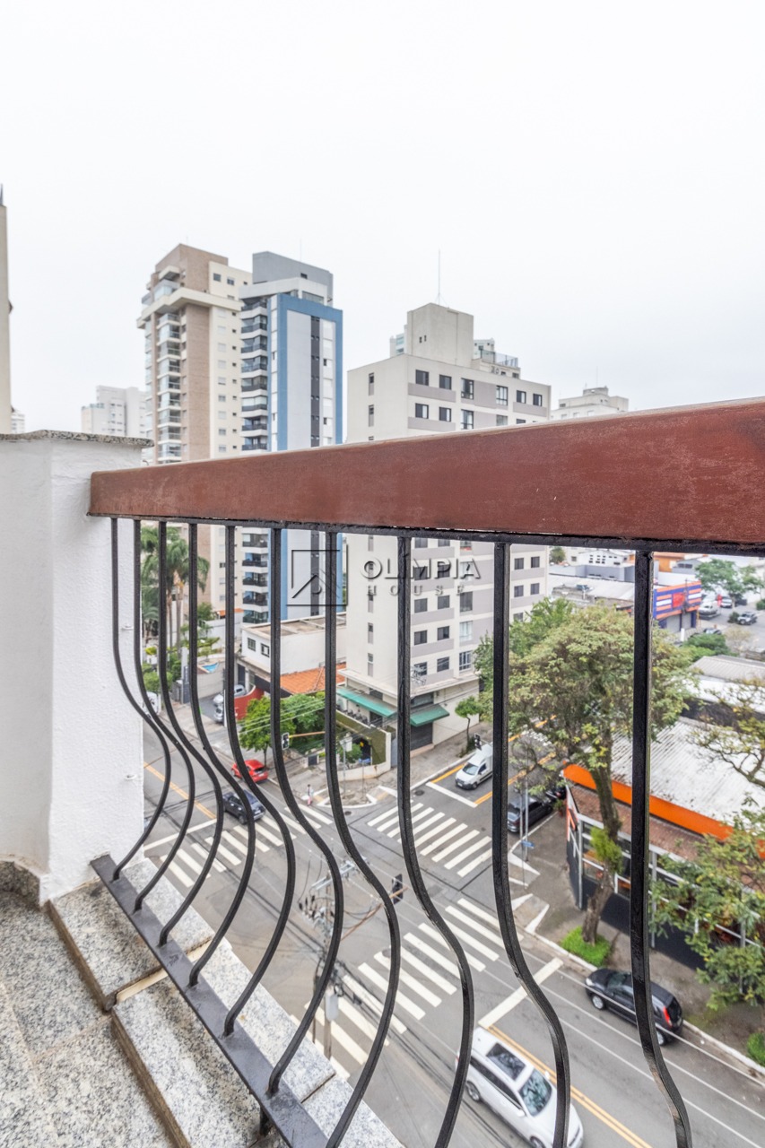 Doutor Altino Arantes, 826