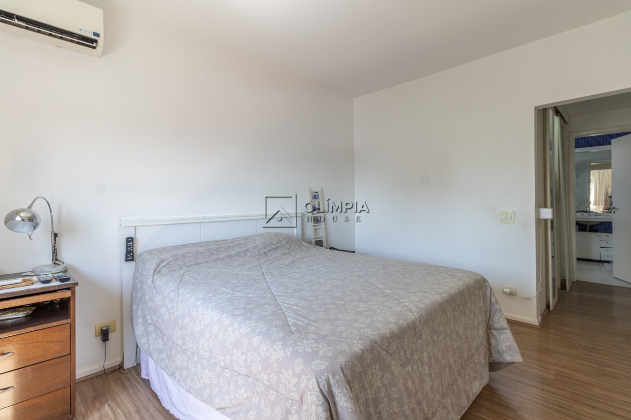 dos Franceses, 174