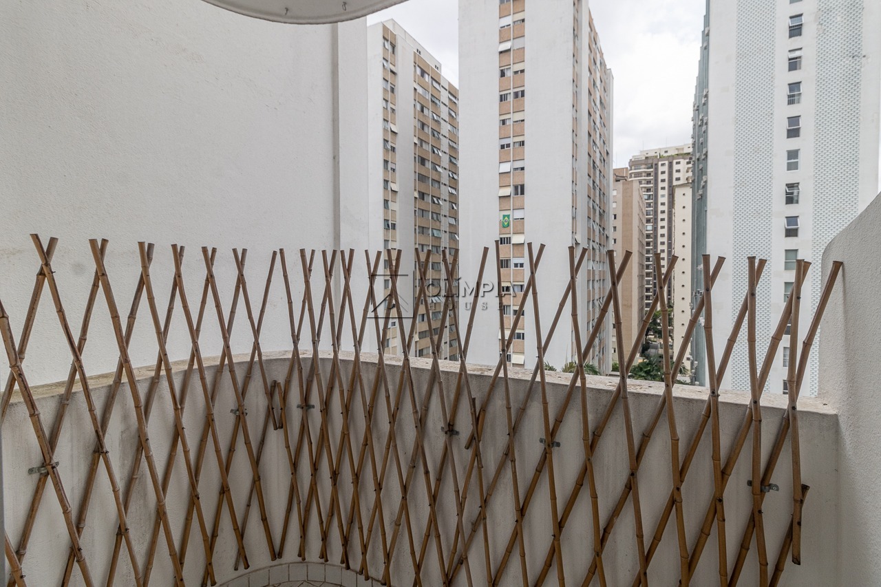 Pedroso Alvarenga, 348