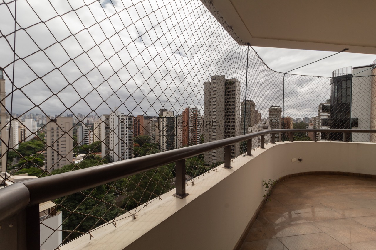 Brás Cardoso, 639