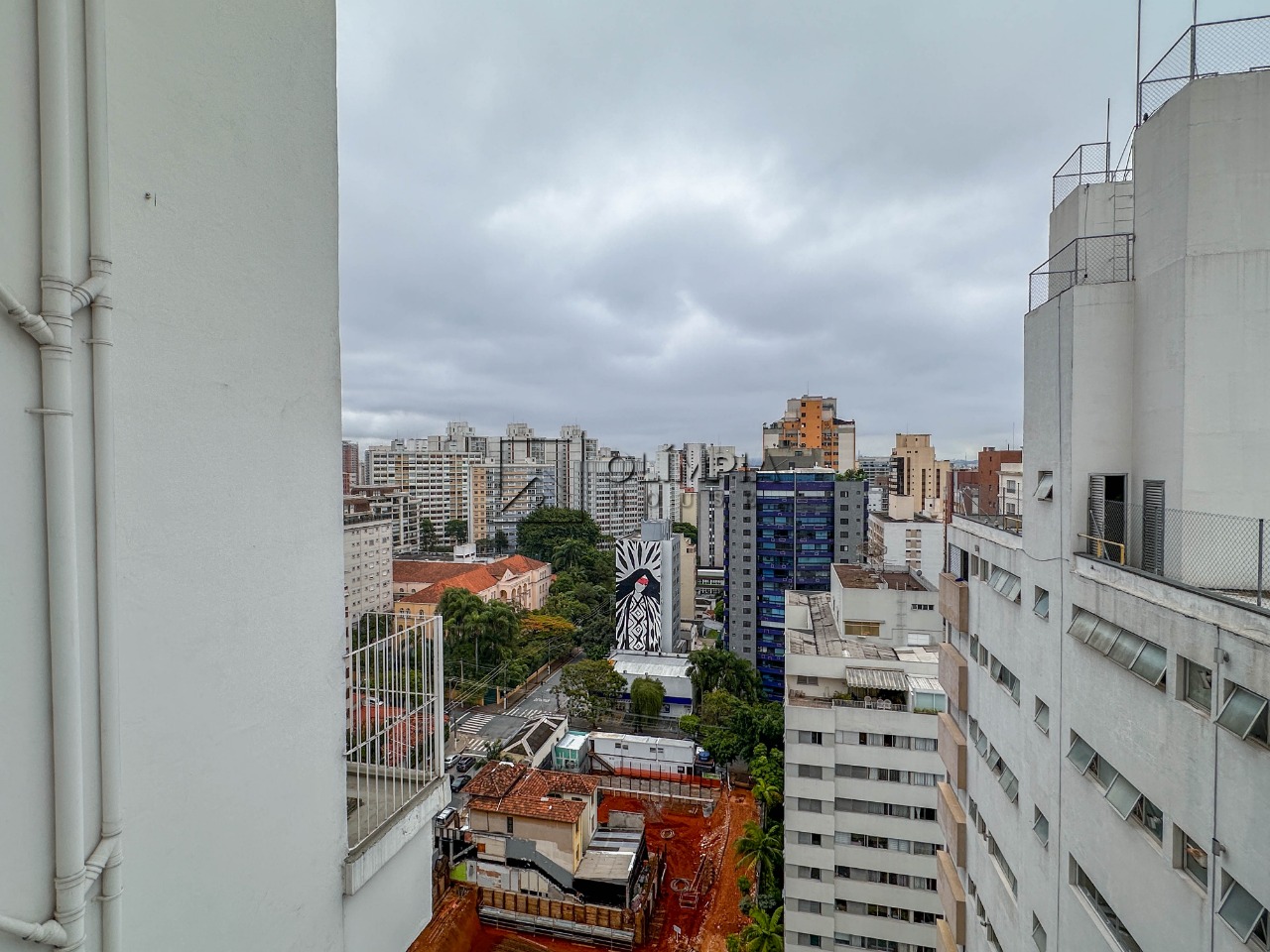 Cardoso de Almeida, 704