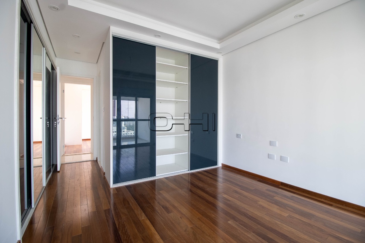 Correia Dias, 530