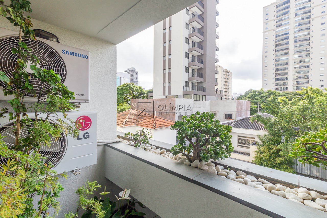 Morais de Barros, 854