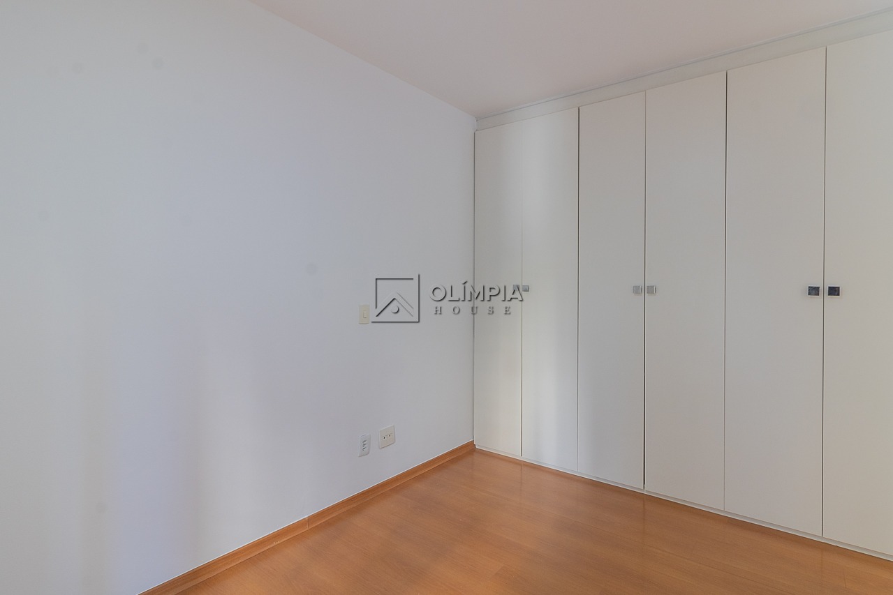 Alves Guimarães, 470