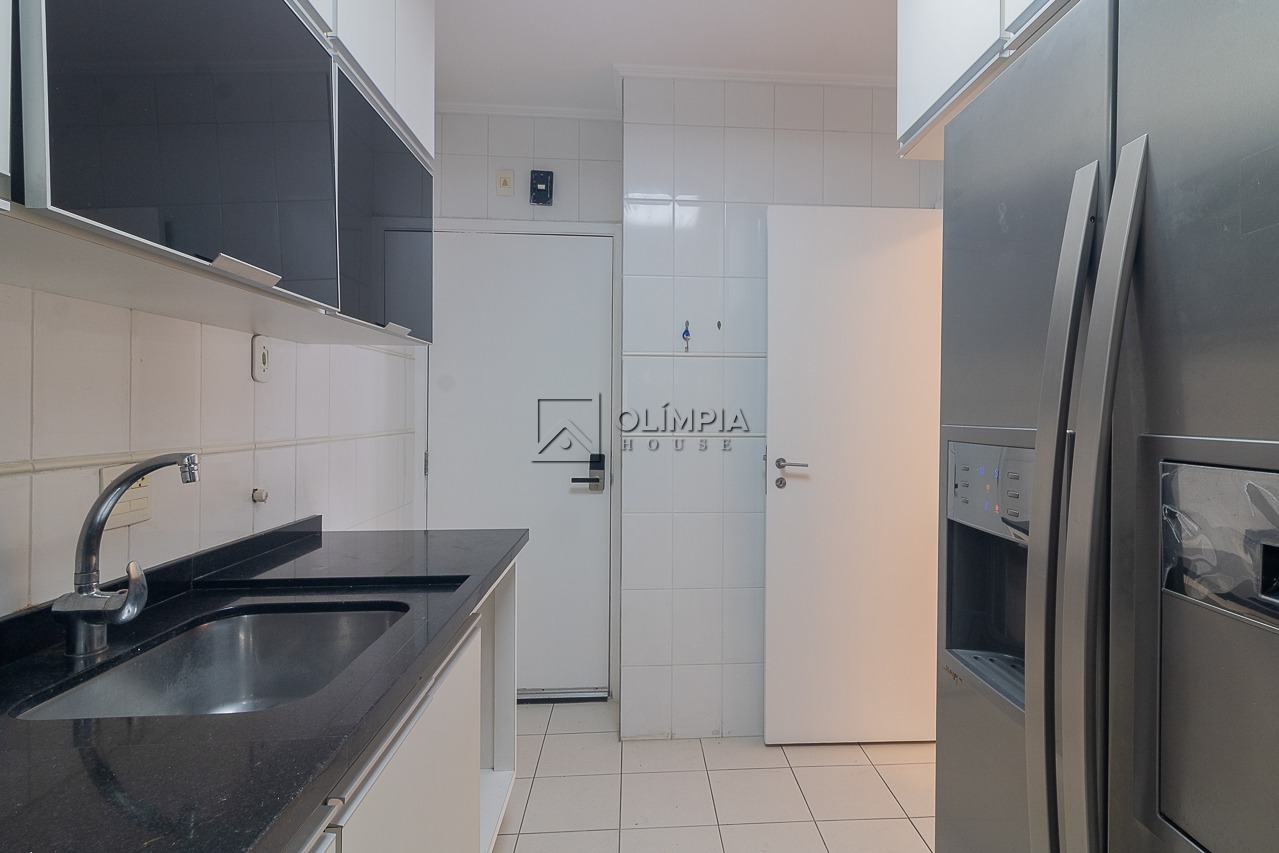 Alves Guimarães, 470