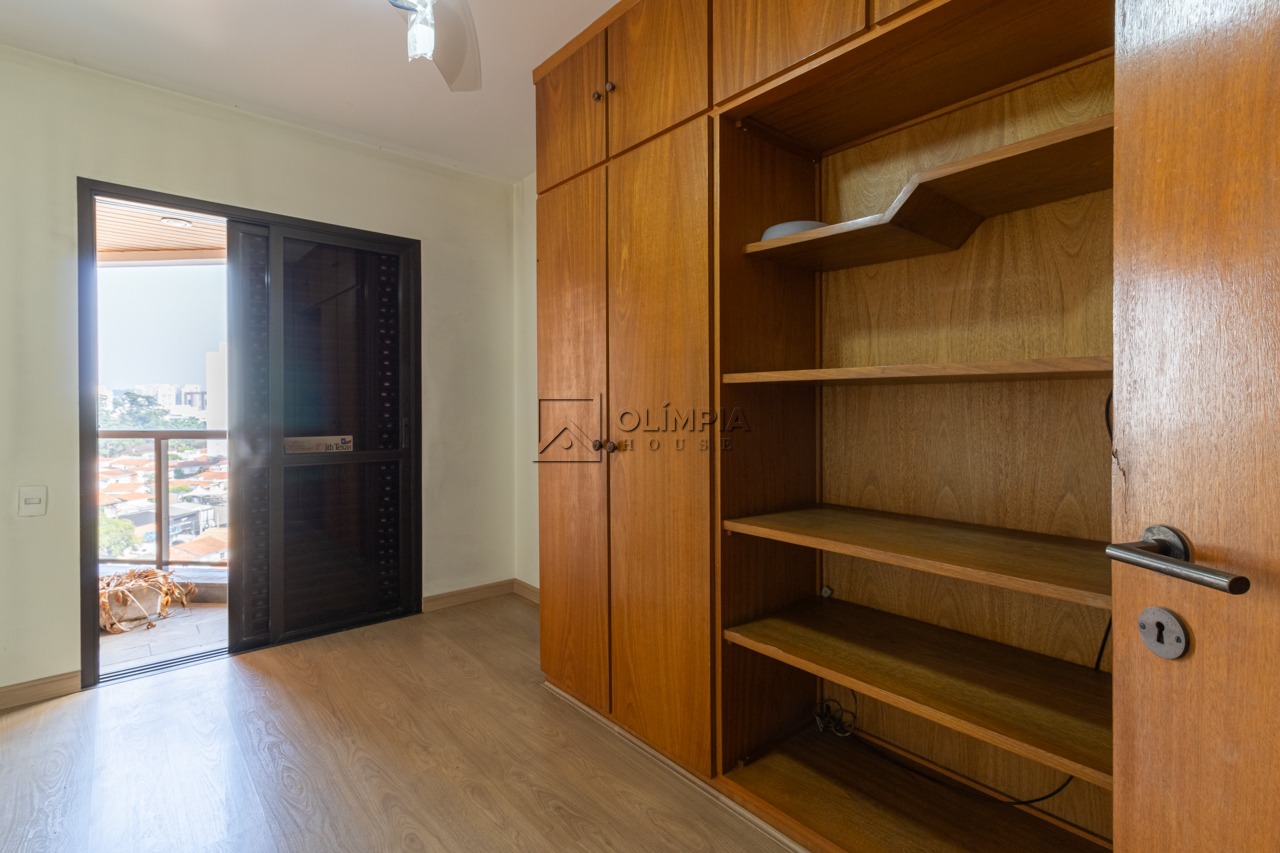 Fernandes Moreira, 570