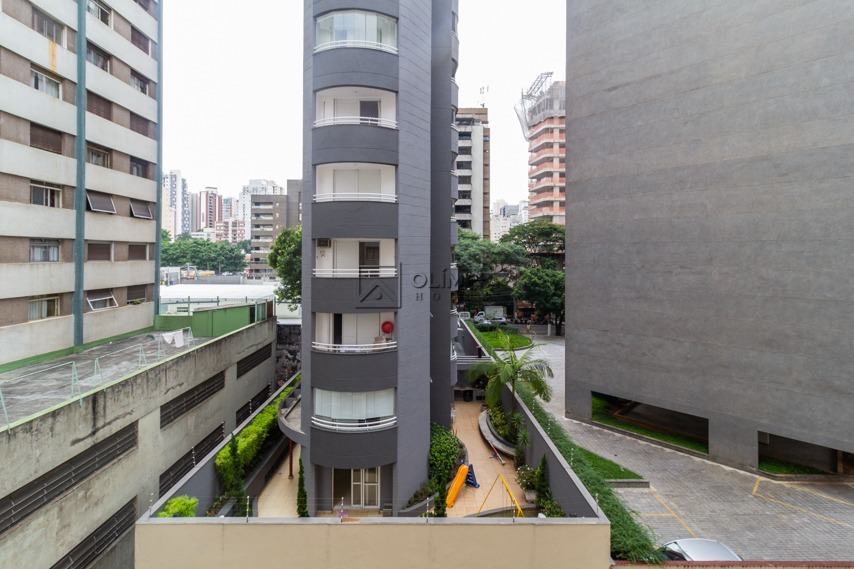 Cônego Eugênio Leite, 916