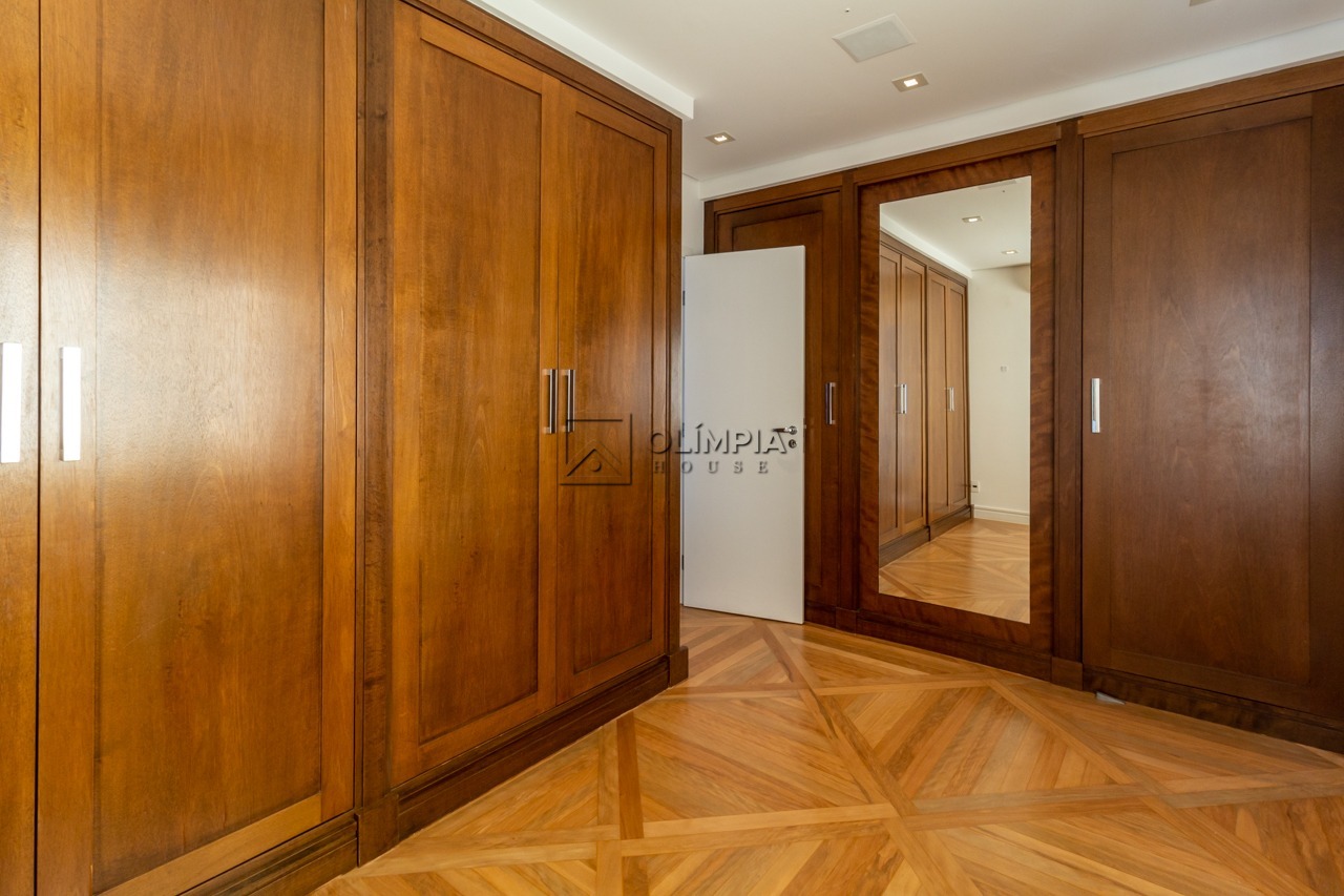 Tuim, 906
