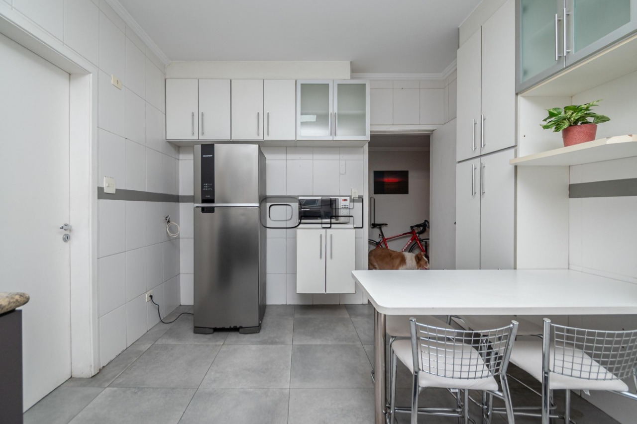 dos Pinheiros, 447