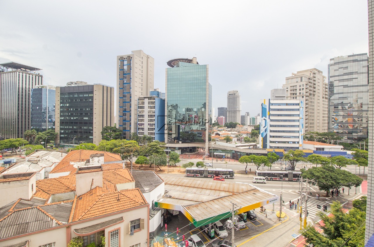 dos Pinheiros, 1474