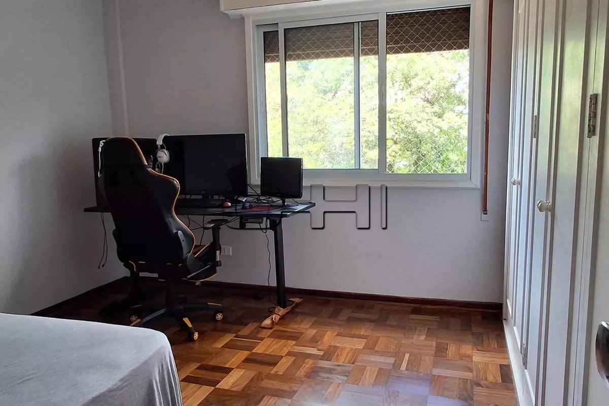 França Pinto, 718