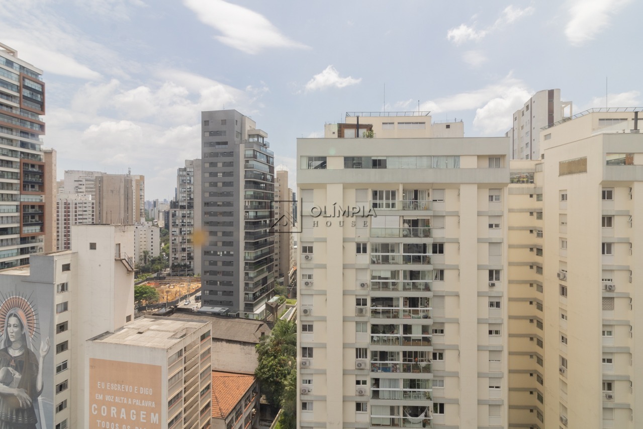 Bueno Brandão, 435