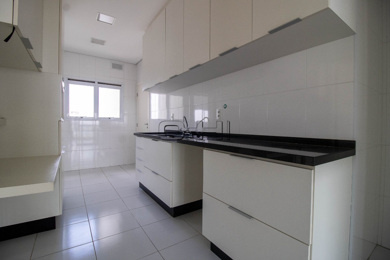 Correia Dias, 530
