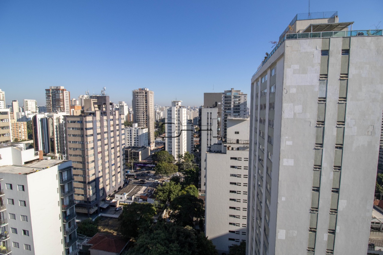 Morais de Barros, 770