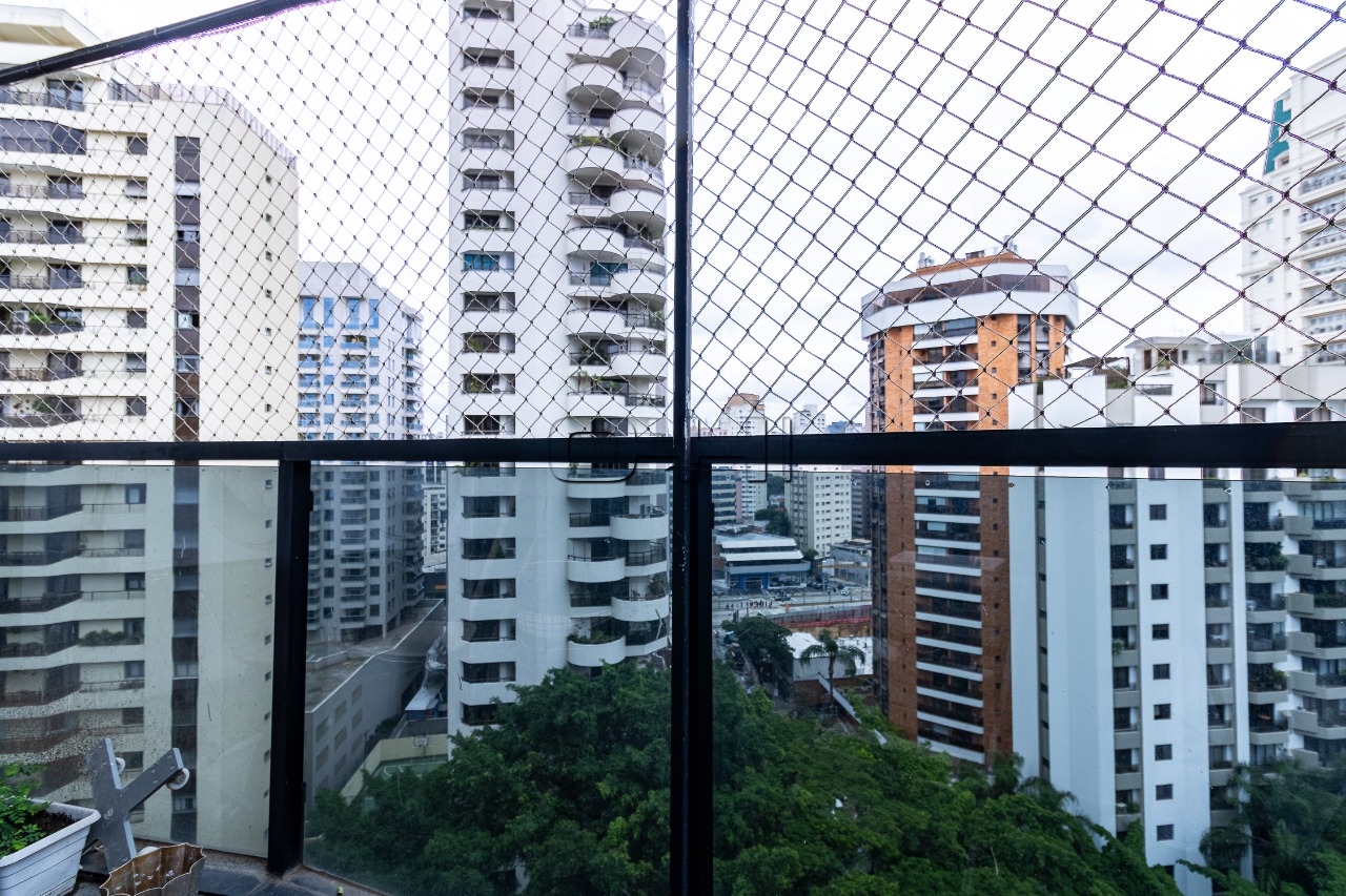 Brás Cardoso, 563