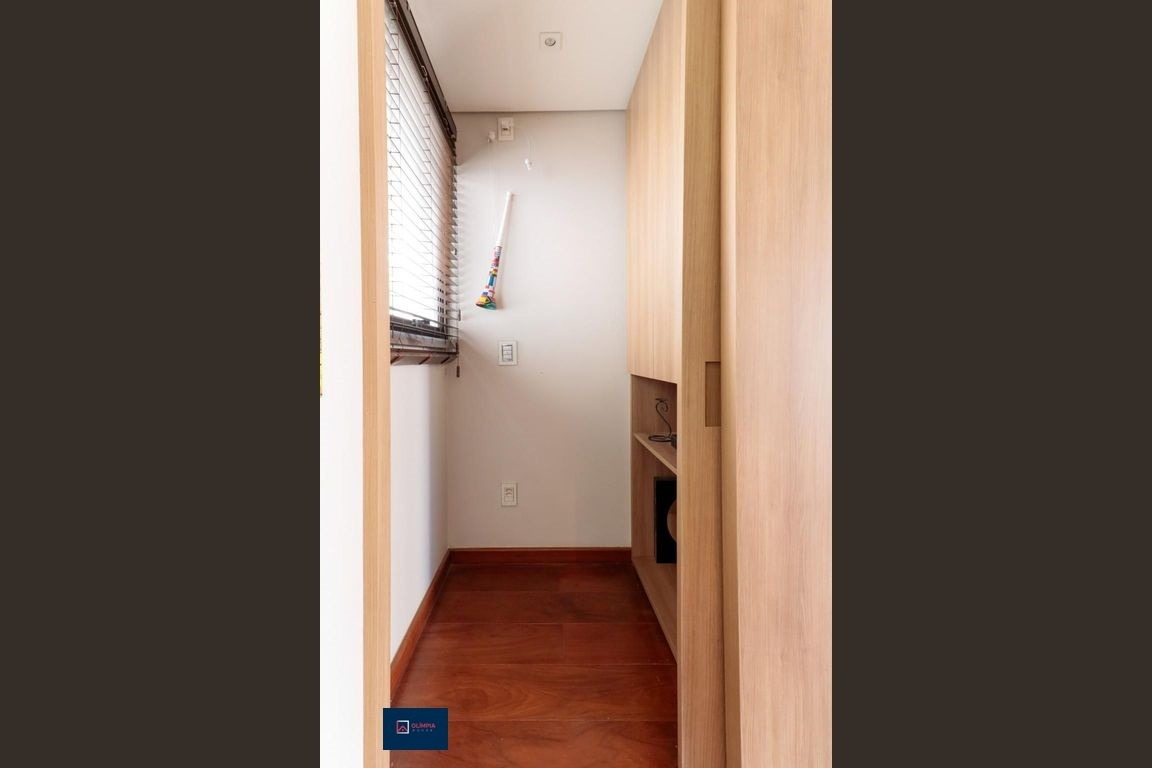Costa Carvalho, 403
