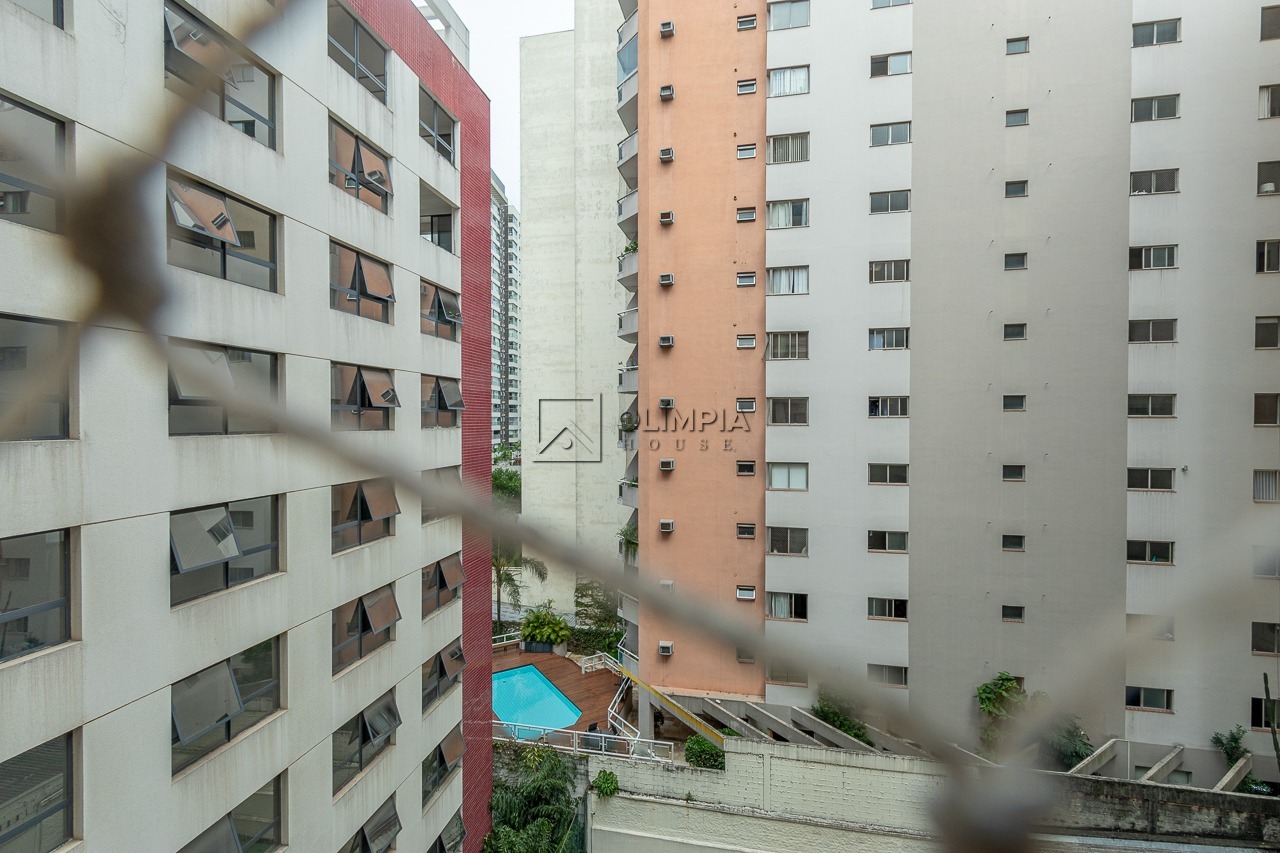Dona Antônia de Queirós, 223