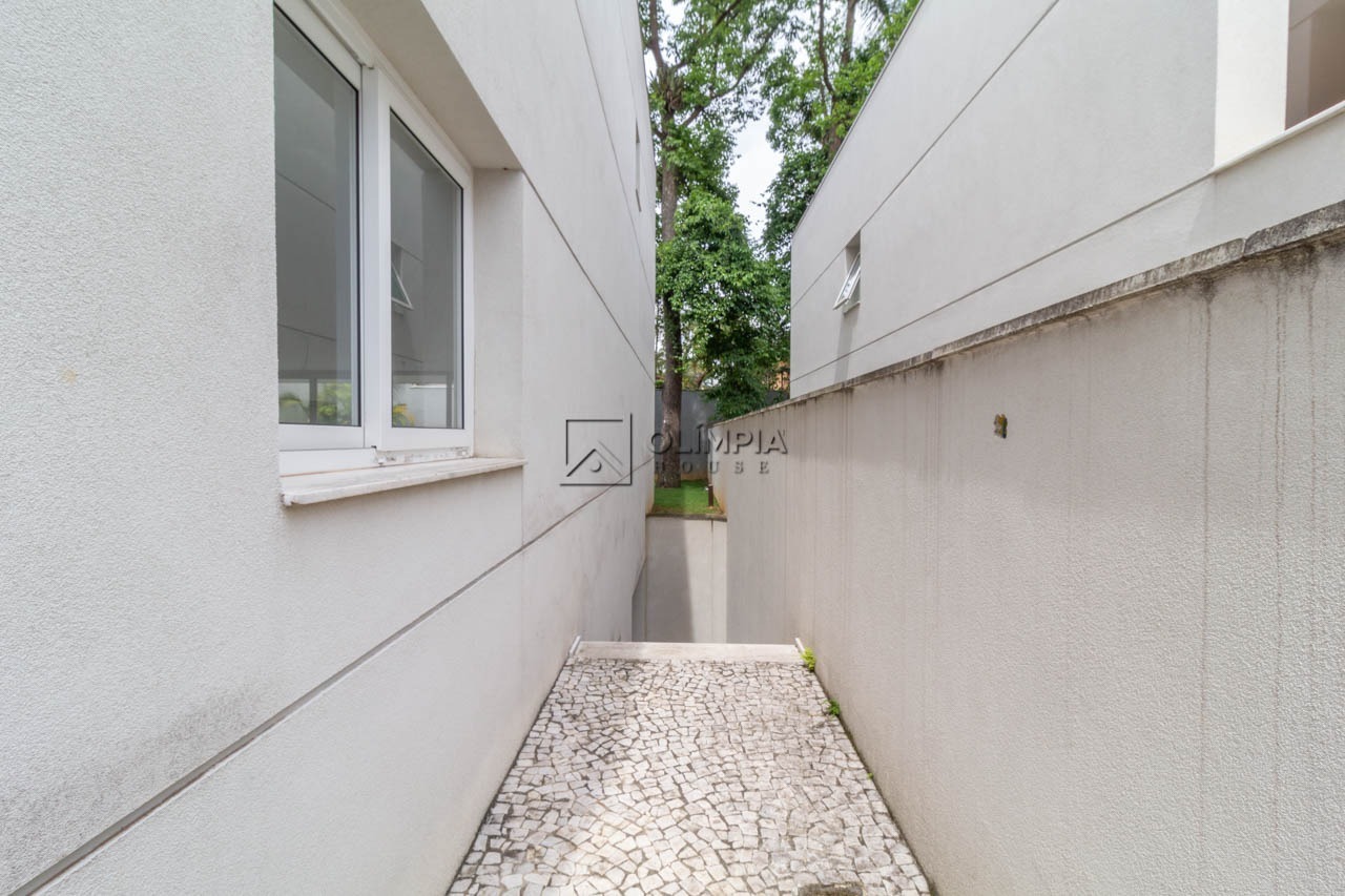 Manuel Ribeiro da Cruz, 200