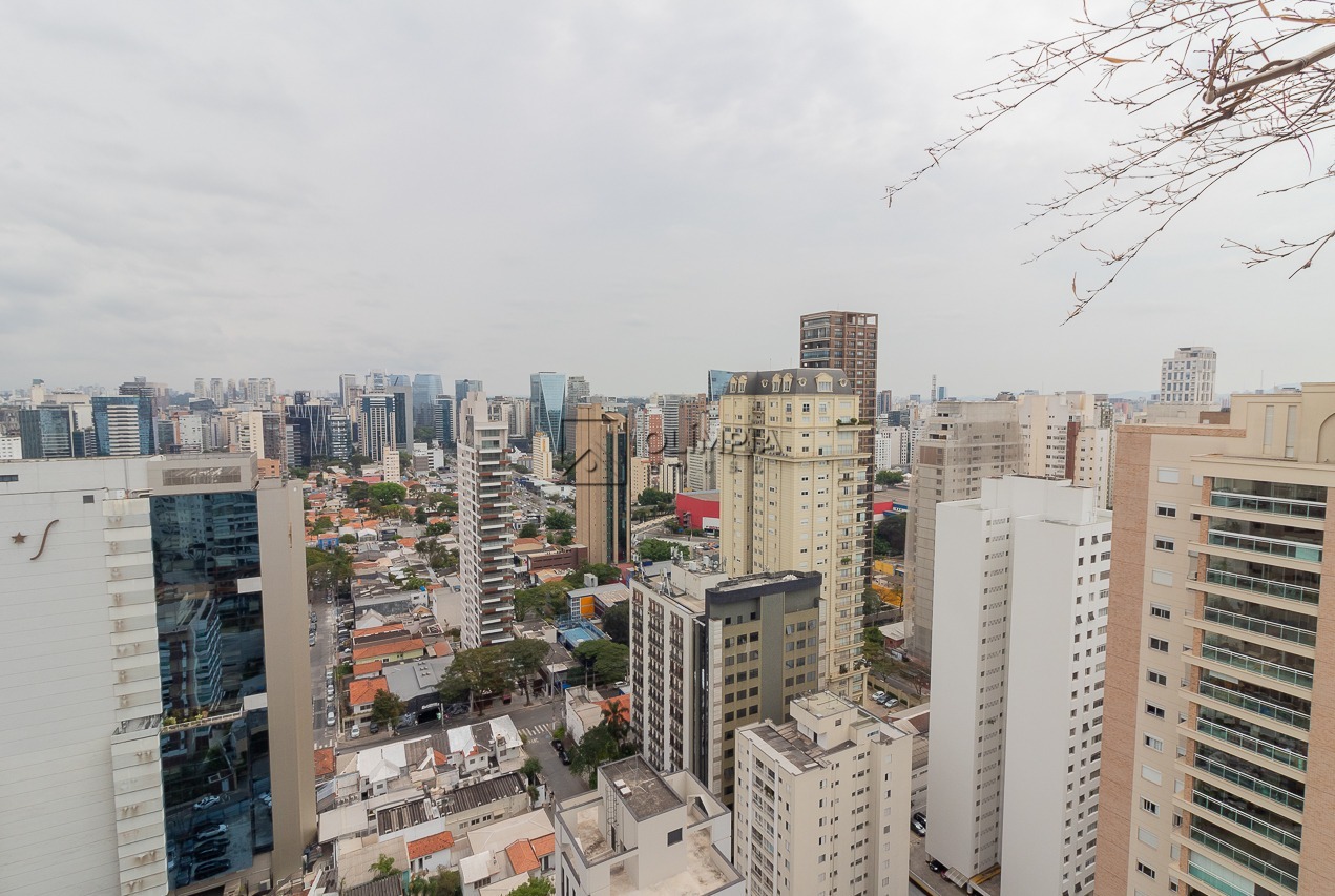 Doutor Guilherme Bannitz, 61