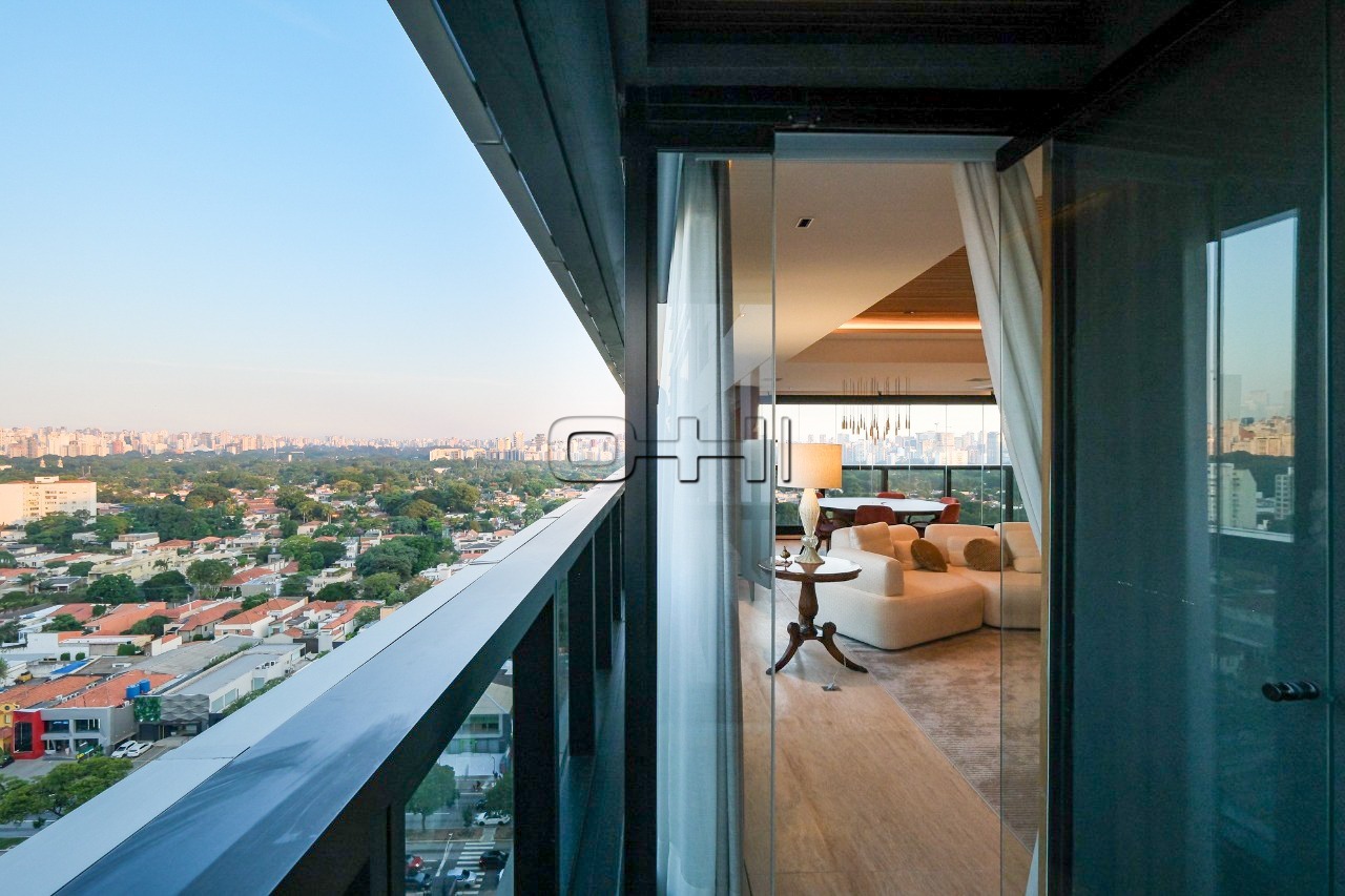 dos Pinheiros, 623