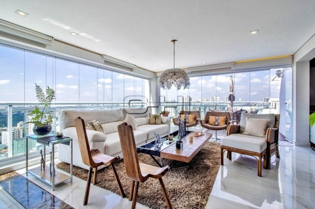 Correia Dias, 530