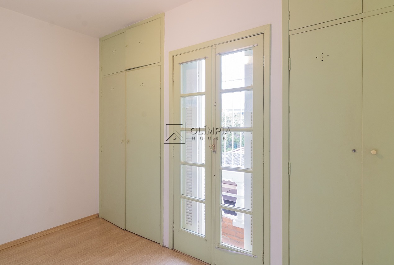 Professor Vahia de Abreu, 245