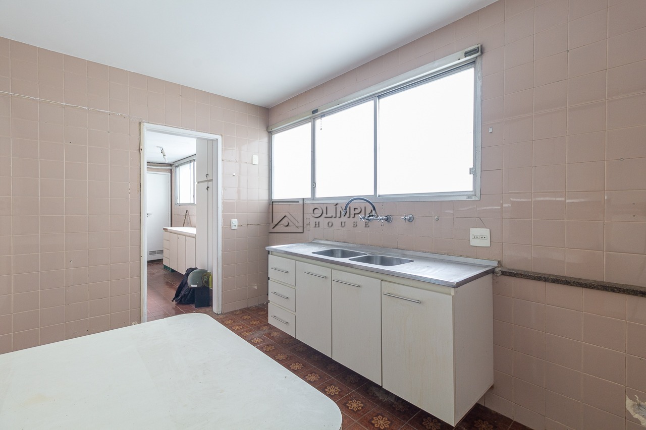 Doutor Albuquerque Lins, 992