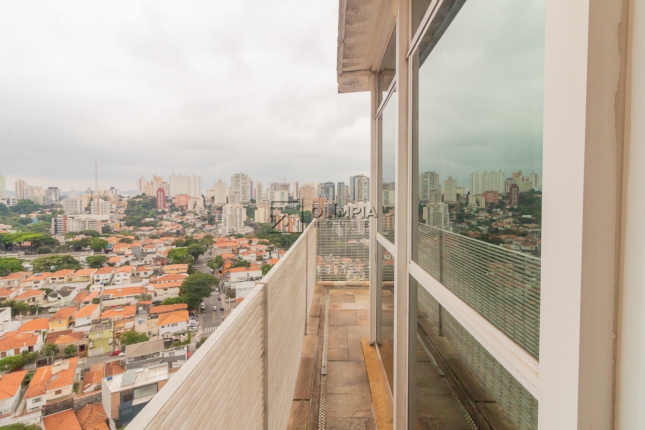 Leão Coroado, 202
