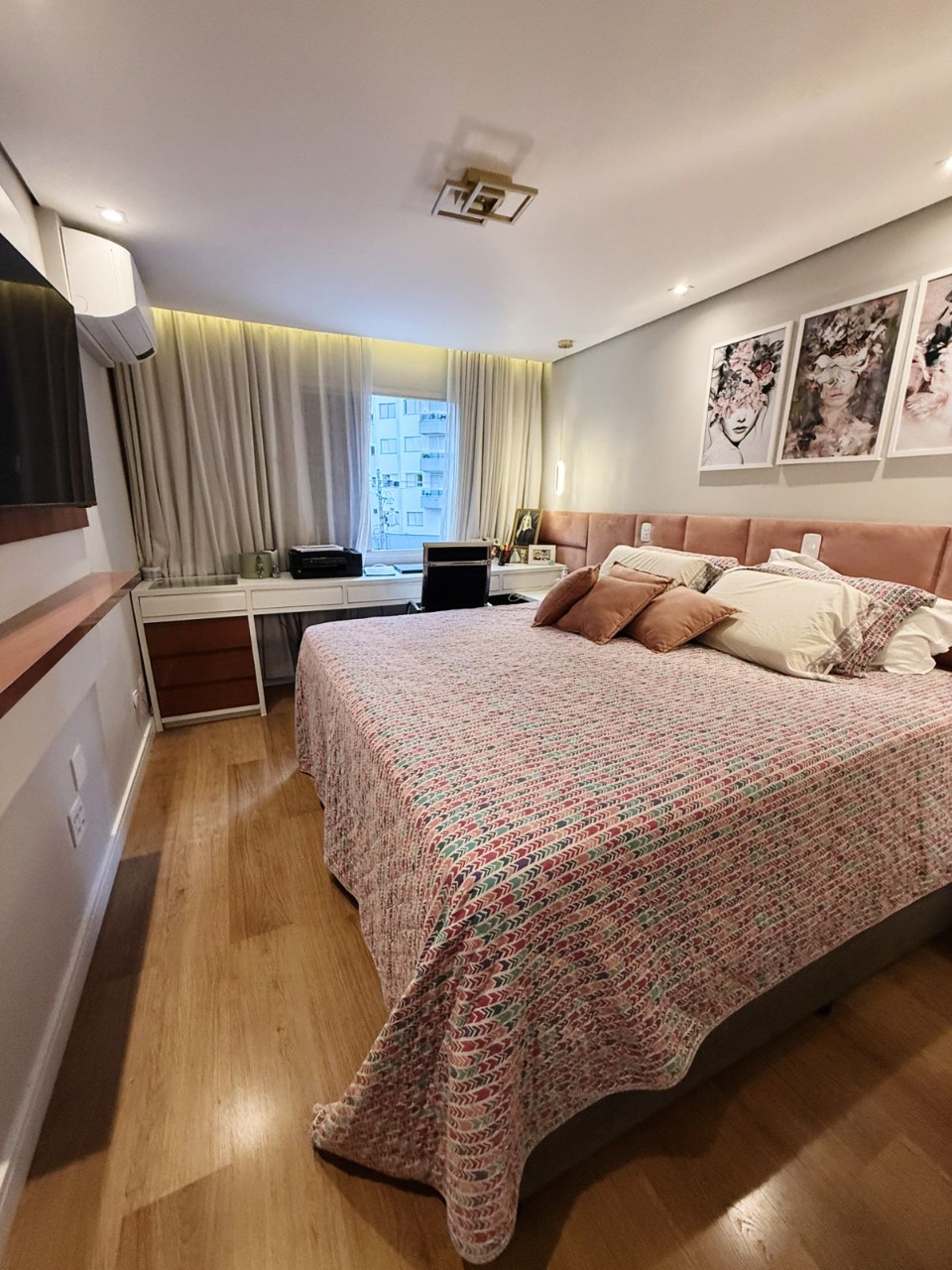 Jamaris, 522
