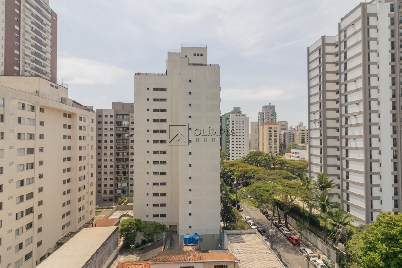 dos Aicás, 800