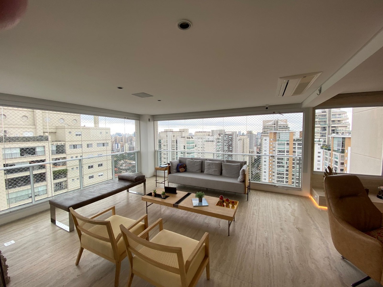 Conde de Porto Alegre, 1033