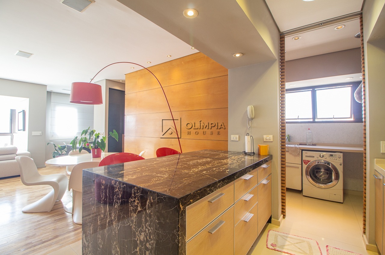 Bueno Brandão, 435
