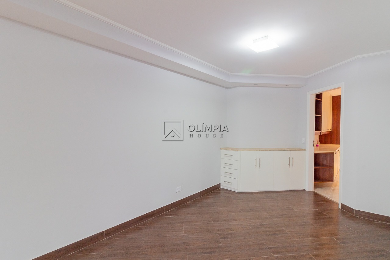 João Lourenço, 713