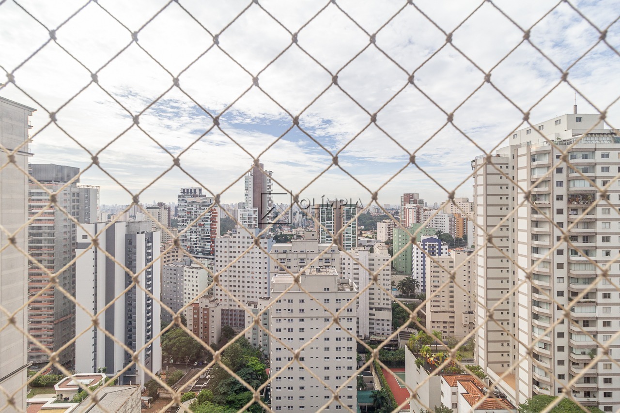 Correia Dias, 530